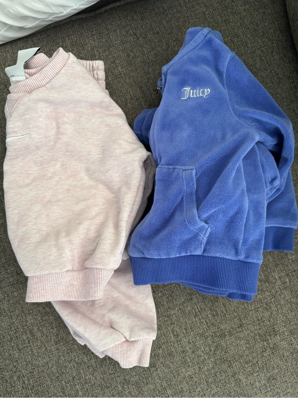 Two sweatsuits + two jeans !